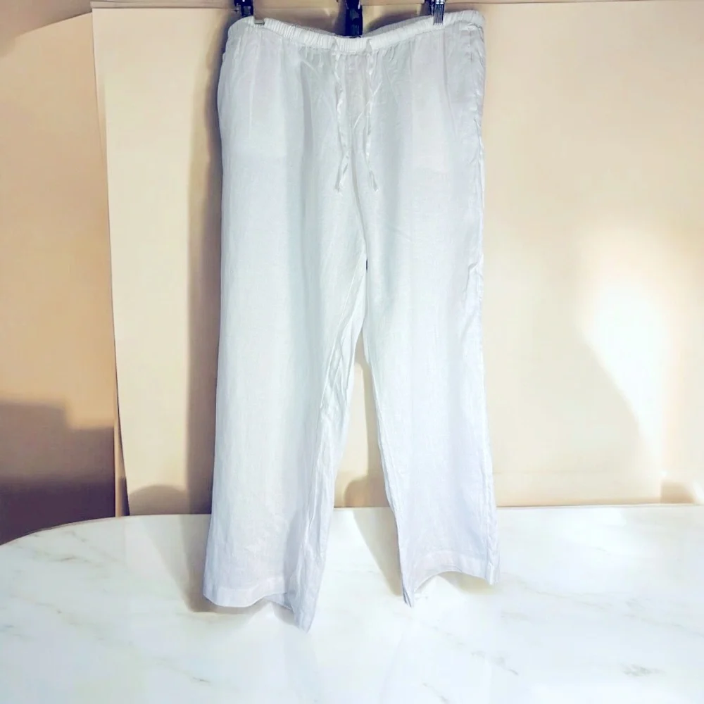 H&M Premium Selection Pants in airy, woven linen fabric.‎ High waist, size XL